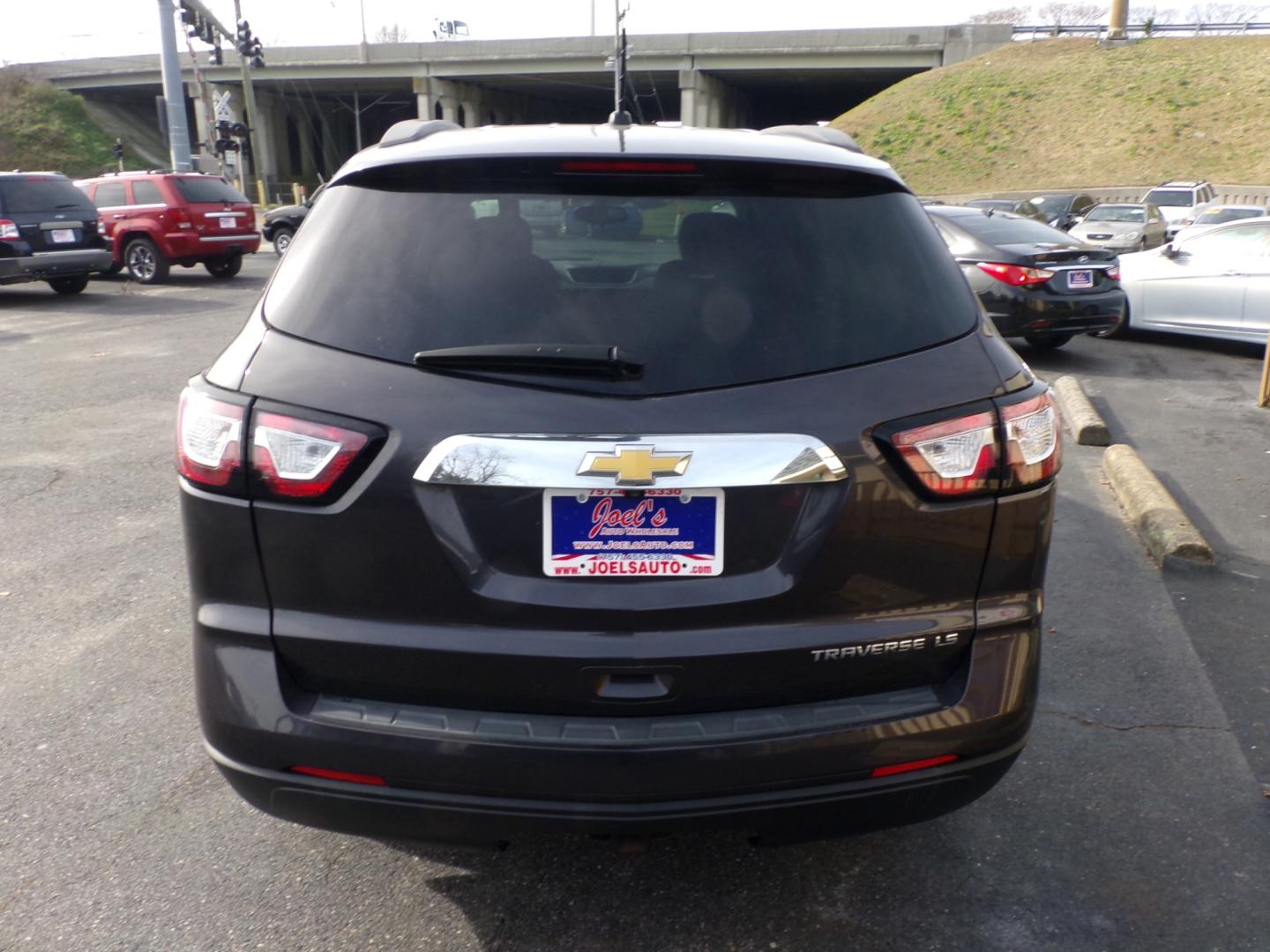 2013 Gray Chevrolet Traverse (1GNKRFEDXDJ) , located at 5700 Curlew Drive, Norfolk, VA, 23502, (757) 455-6330, 36.841885, -76.209412 - Photo#14